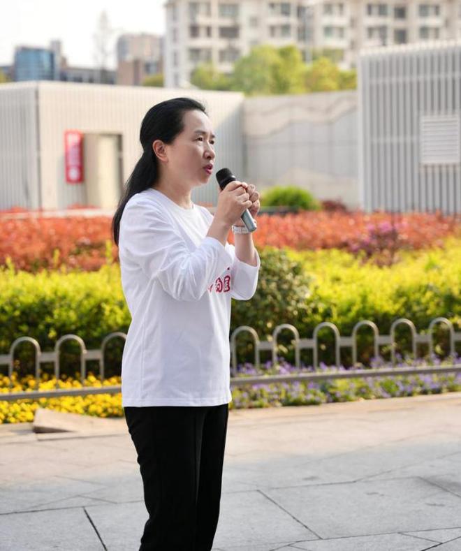 长沙市中心医院体重管理年活动之橘子洲徒步暖心启程