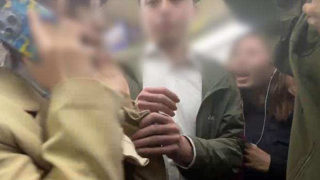 上海警方辟谣“地铁事件反转”，已抓获造谣男子，律师：被造谣女子有权要求道歉赔偿