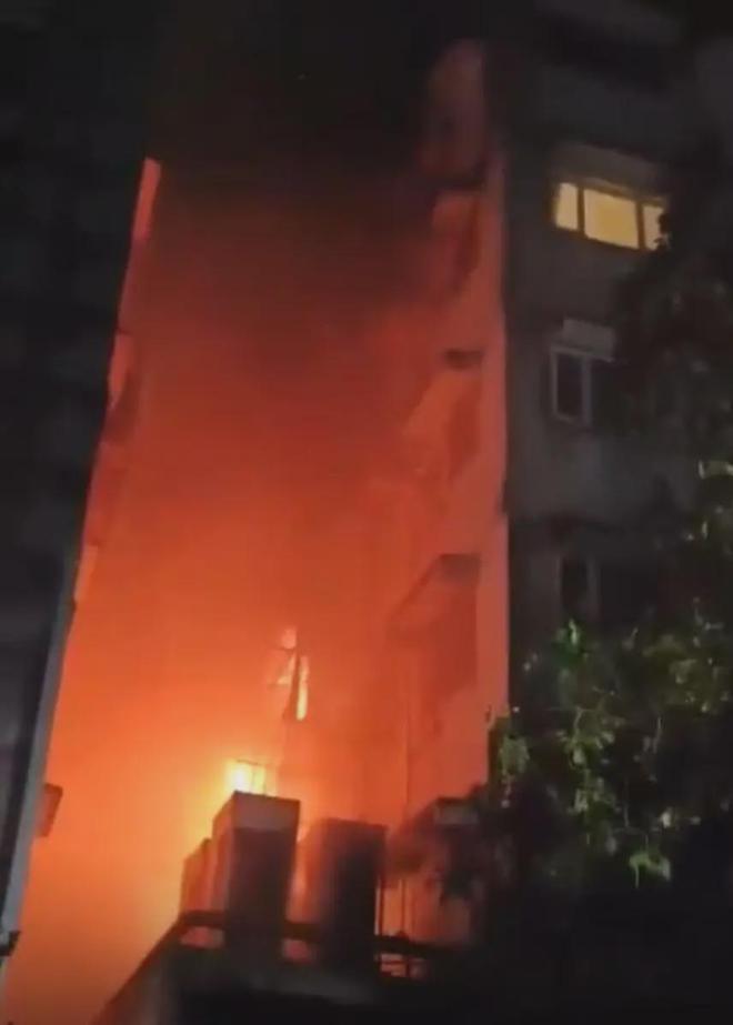 已致14人死亡！印度加尔各答市中心一酒店起火