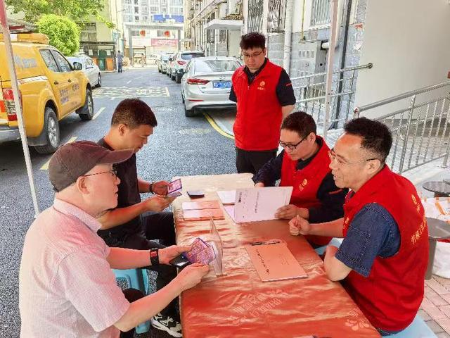 “红色引擎”驱动服务升级，“郑州标准”护航老小区供热改造