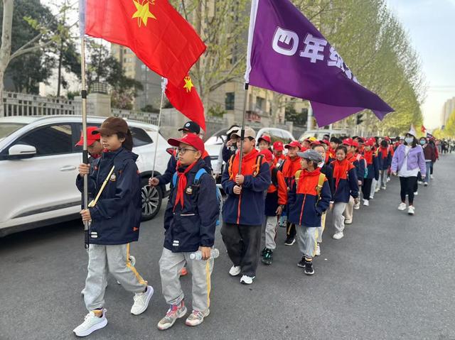 郑州实验外国语学校东校区：追寻红⾊记忆 培育时代新⼈