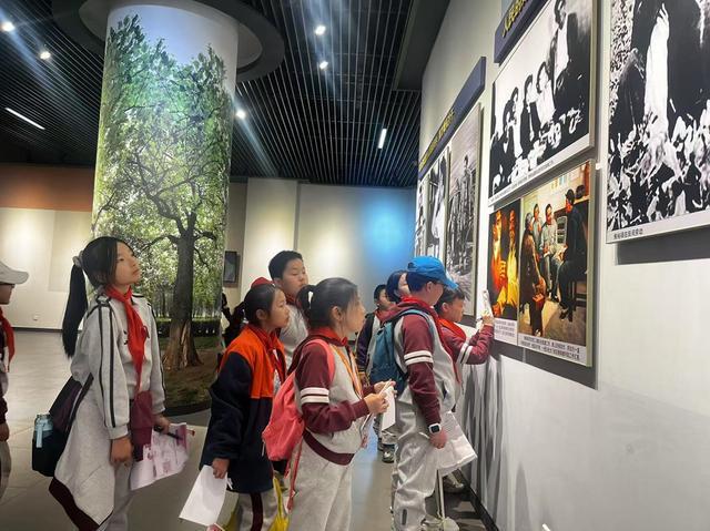 郑州实验外国语学校东校区：追寻红⾊记忆 培育时代新⼈