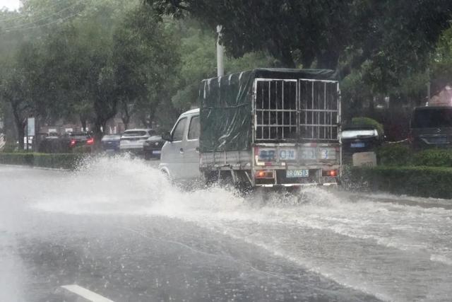 广东100多个暴雨预警生效中！紧急提醒→