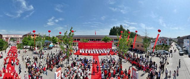 商丘：梁园区“梁园良缘”集体婚礼 劲吹浪漫简约风
