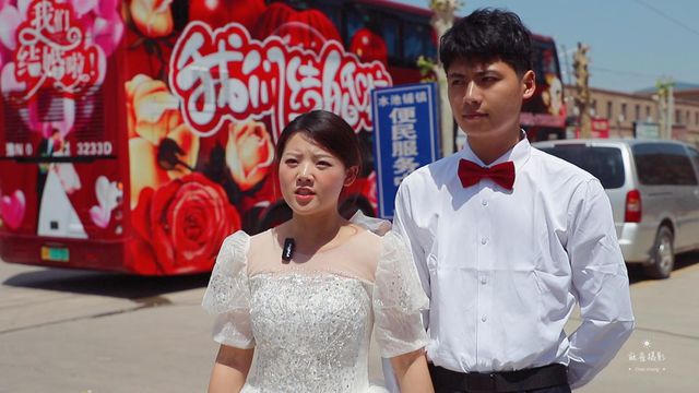 商丘：梁园区“梁园良缘”集体婚礼 劲吹浪漫简约风