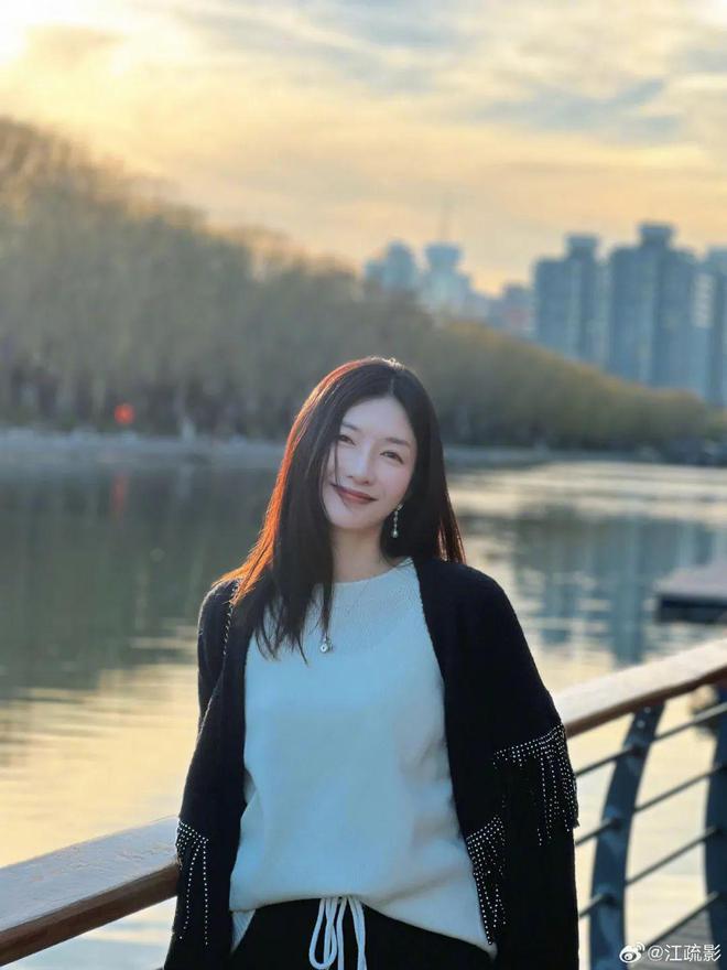 知名女星被曝与富商海外产子？其工作室回应