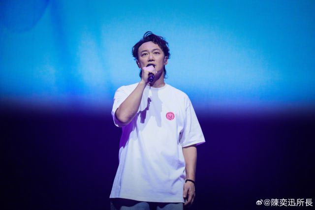 陈奕迅突感不适，演唱会紧急延期！本人最新发声