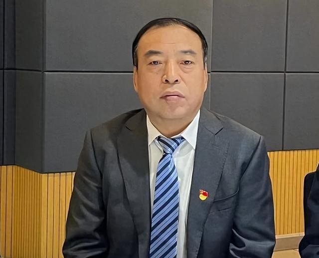 官方披露：闫海秦已被查，曾额外为自己配置约130平方米的办公场所