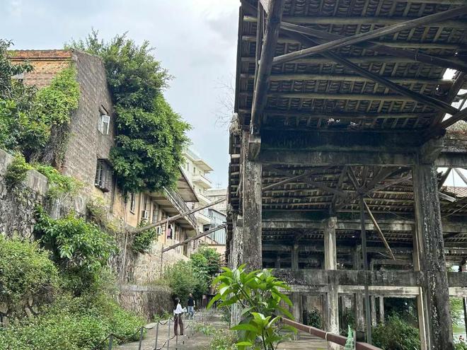 杜绝“大拆大建”，再提城市更新：钱从哪来？
