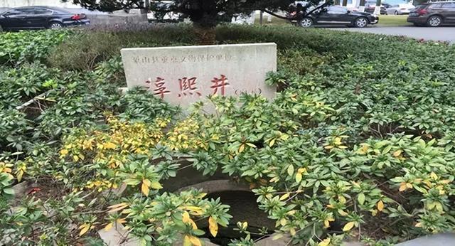 县委县政府大院“门面寒碜”引关注，工作人员：门面虽旧，但房屋一直能用