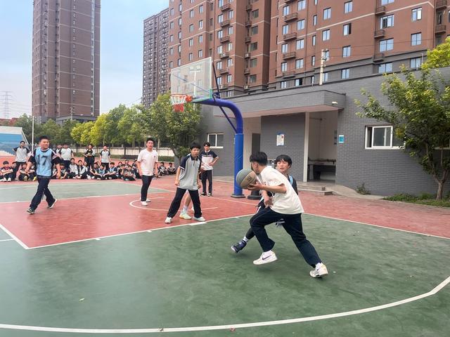 郑州市第四十八中学七年级学子用汗水书写 “热血备忘录”