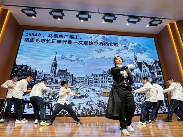 郑州57中南校区科创节，是科学探索，缘何还是视听盛宴？