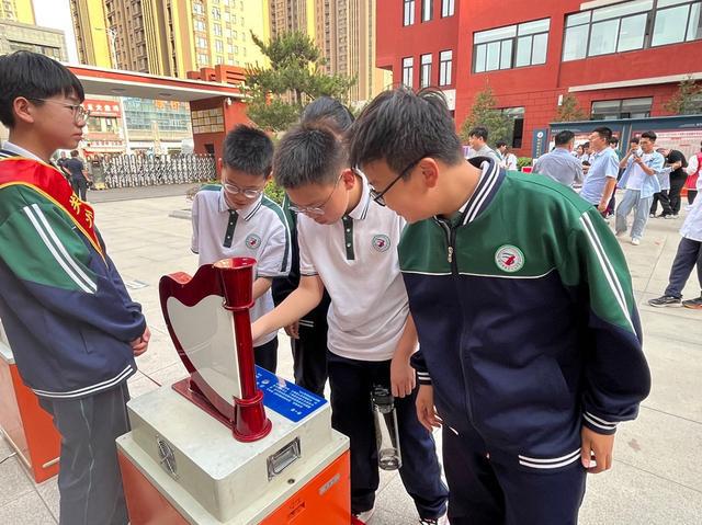 郑州57中南校区科创节，是科学探索，缘何还是视听盛宴？