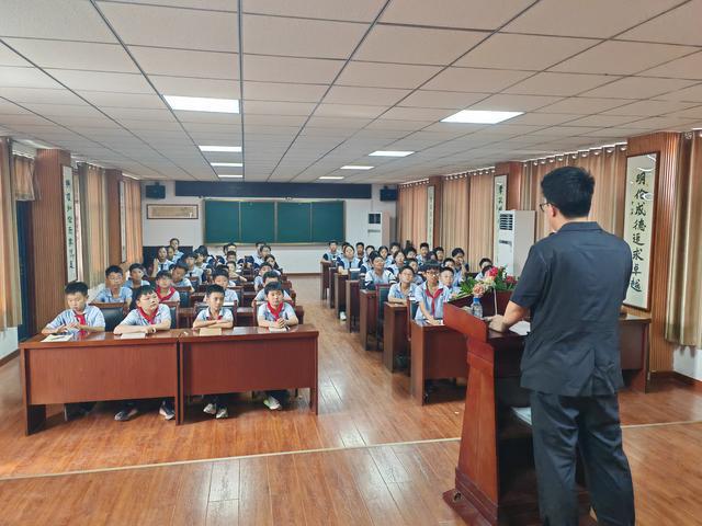 济源：济水南街学校举行防电信诈骗法治讲座，守护校园安全