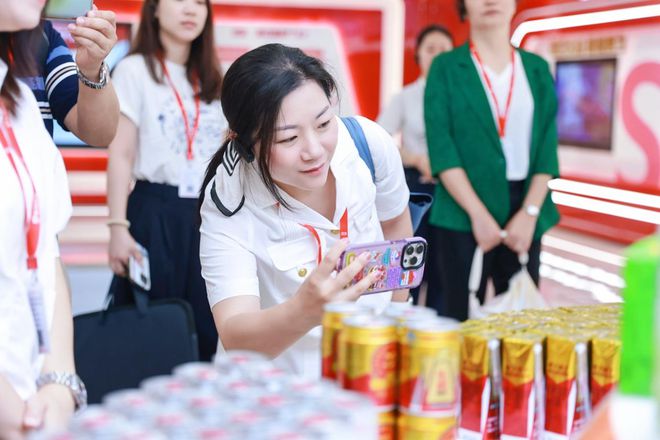 探秘能量之源 共鉴东鹏品质——走进东鹏饮料华南生产基地见证高质量发展新实践