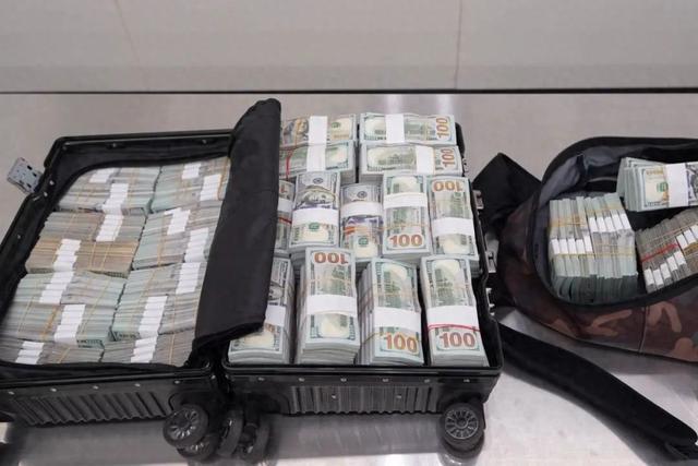 旅客携带230万美元入境被现场查获，折合人民币超1600万元