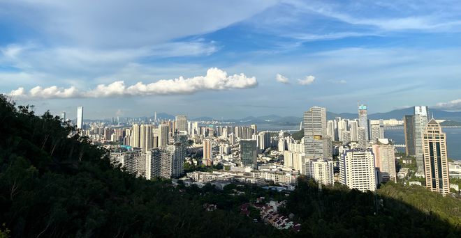 一线城市豪宅市场火爆：500亿元资金涌入上海，广州有楼盘验资300万仍需排队