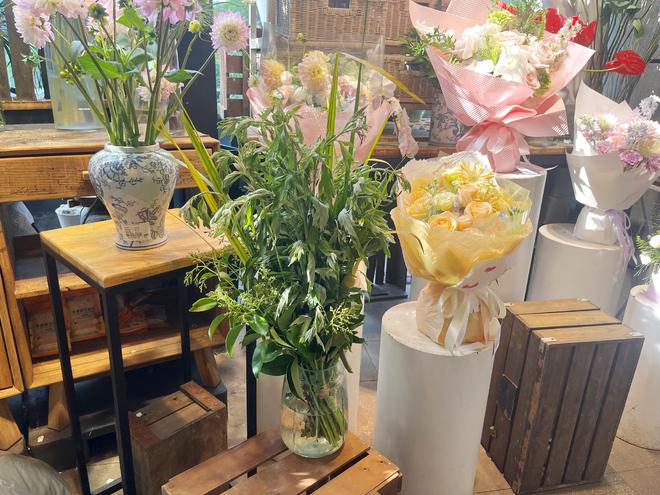 端午“氛围组”艾草花束火爆，长沙有花店卖到98元一束