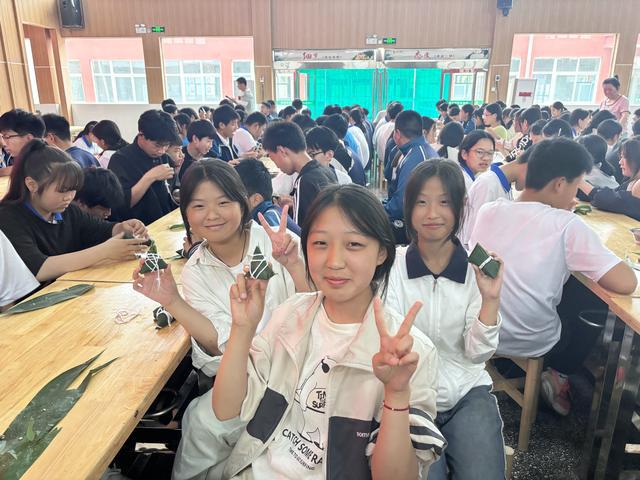 济源克井一中：“粽”情端午，共赴爱国文化之约