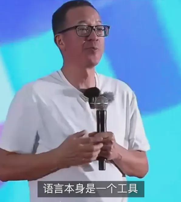 俞洪敏骑车发生意外，网友：隔着屏幕都感觉疼，本人最新回应