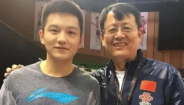 樊振东恩师吴敬平“又发现一个小胖”：8岁，有点灵气