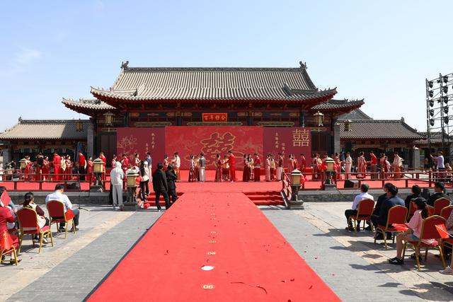商丘睢阳丨集体婚礼引领文明婚俗新风尚