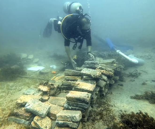 大西洋海底黄砖路带领考古学家发现奴隶船，填补了丹麦航海史空白