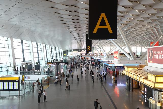 “五一”假期 郑州机场服务超40万名旅客顺畅出行