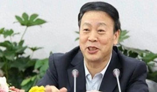 退休10年后，杨家卷被查