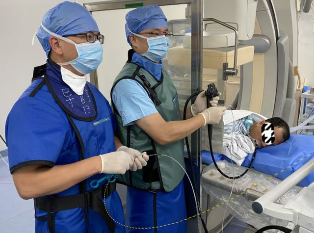 男子腹痛难忍，密密麻麻的虫子堵住了胆管！医生紧急提醒
