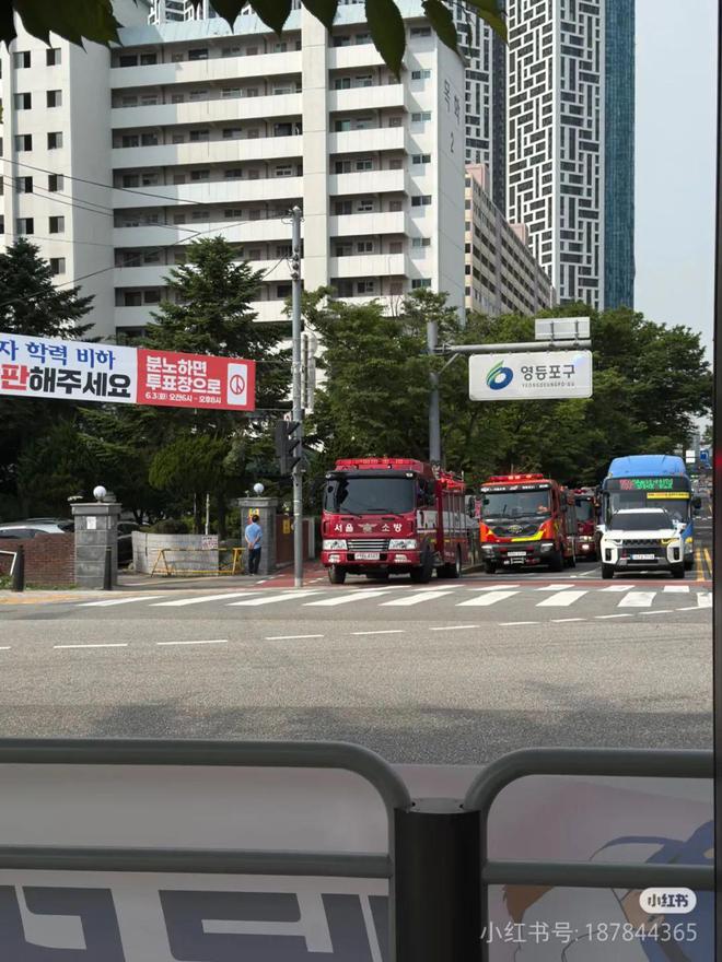 韩国首尔地铁5号线列车发生火灾，纵火事件嫌疑人当场被控制