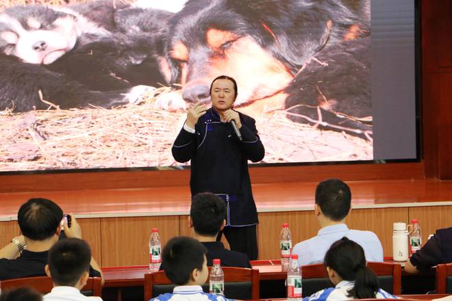 未来文学家大讲堂：蒙古作家黑鹤毛泽东文学院分享草原成长与生命韧性