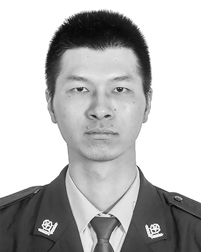 95后辅警因公殉职，系家中独子，母亲决定捐献儿子眼角膜