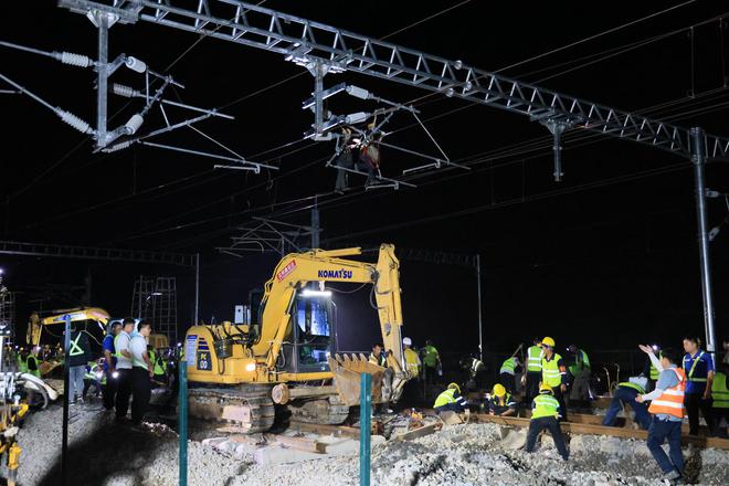 长沙西城际场过渡新站型正式启用，长沙西站进入高架站房建设阶段