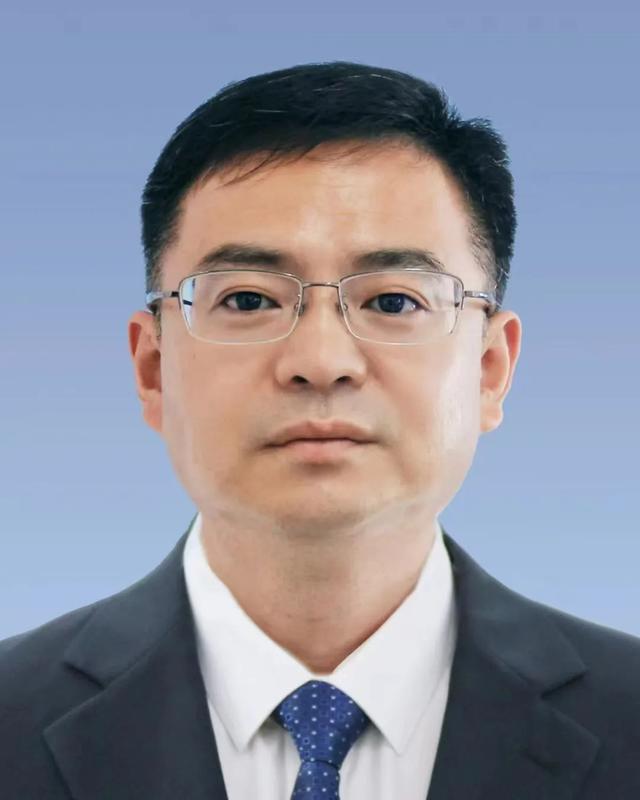 多个省年轻干部前往新疆任职