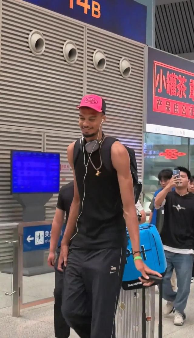 NBA球星文班亚马已离开少林寺，完成10天修行：4点半起床，训练强度高于武僧
