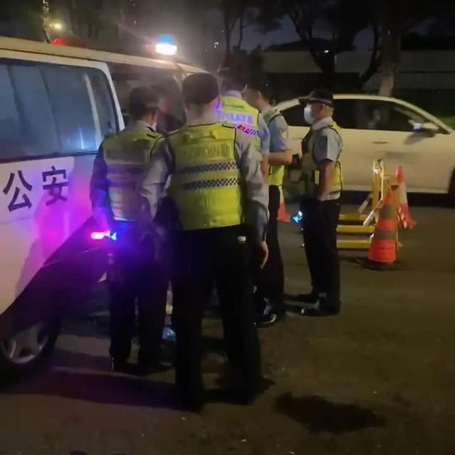 女子酒驾被查，“人大代表可以喝酒”！官方处理！