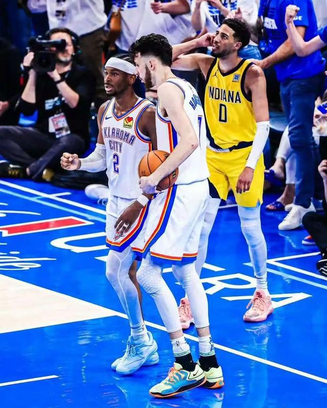 雷霆夺得NBA总冠军，亚历山大29分，步行者哈利伯顿首节伤退，泪洒赛场