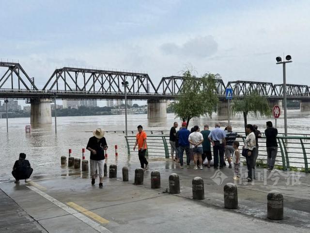 出现双洪峰后，柳江洪水退后复涨！这些地方仍有暴雨、大暴雨……