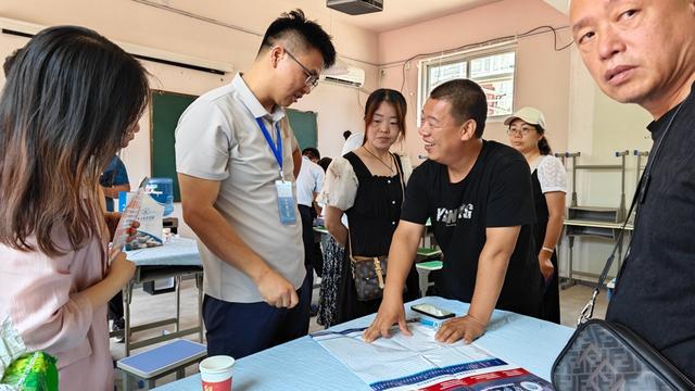 高招宣讲 专家支招！“大象新闻新高考课堂”走进安阳