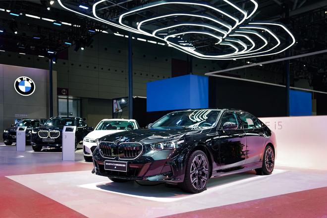 豪华一步到位，全新BMW X3长轴距版领衔，宝马亮相粤港澳大湾区车展