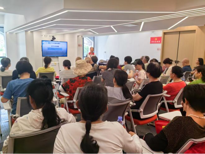 碳路先锋，绿动未来——长沙市生态环境局天心分局组织开展全国低碳日环保宣传活动