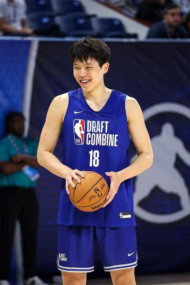 首轮第16位顺位，20岁杨瀚森成第9位被NBA选中的中国球员