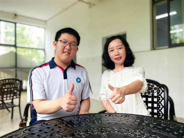 高二男生高考数学满分 被中科大录取