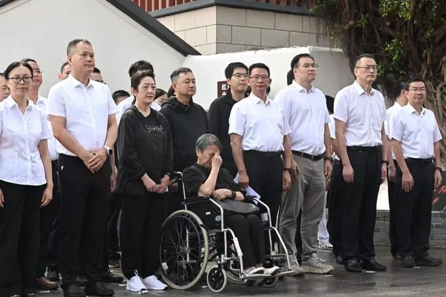 黄旭华院士骨灰今日在家乡安葬，“回故乡”是其生前遗愿