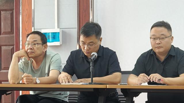 郑州市扶轮外国语学校圆满召开期末全体教工会