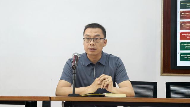 郑州市扶轮外国语学校圆满召开期末全体教工会