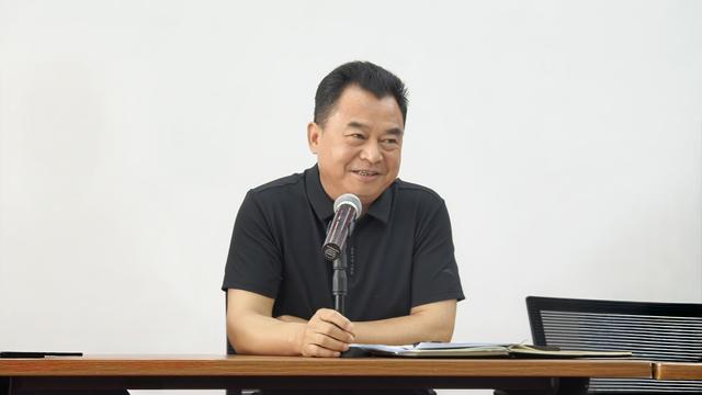 郑州市扶轮外国语学校圆满召开期末全体教工会