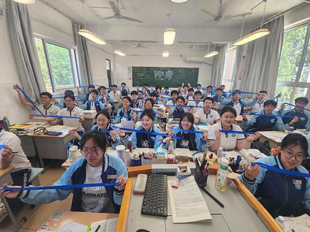 “蓝丝带”护航高考路 淄博全城涌动爱心潮