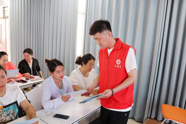 内乡法院普法传新规 移风易俗正当时